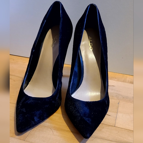 Black velvet stilettos - Picture 4 of 4